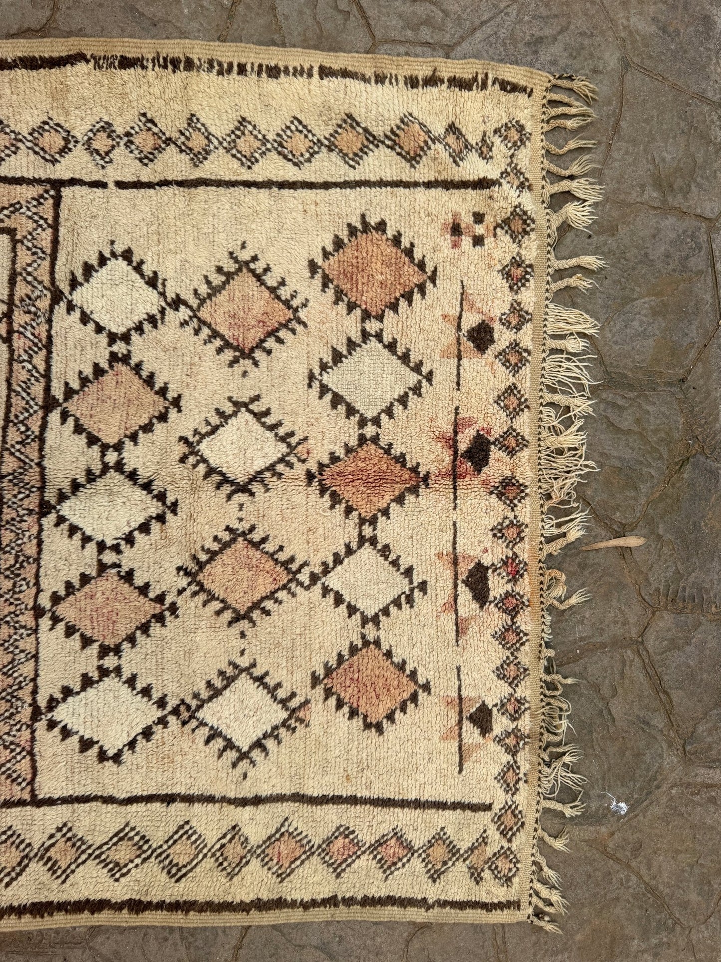 Vintage Morocan Taznakht Rug - 294cm x 167cm - Rohi Threads