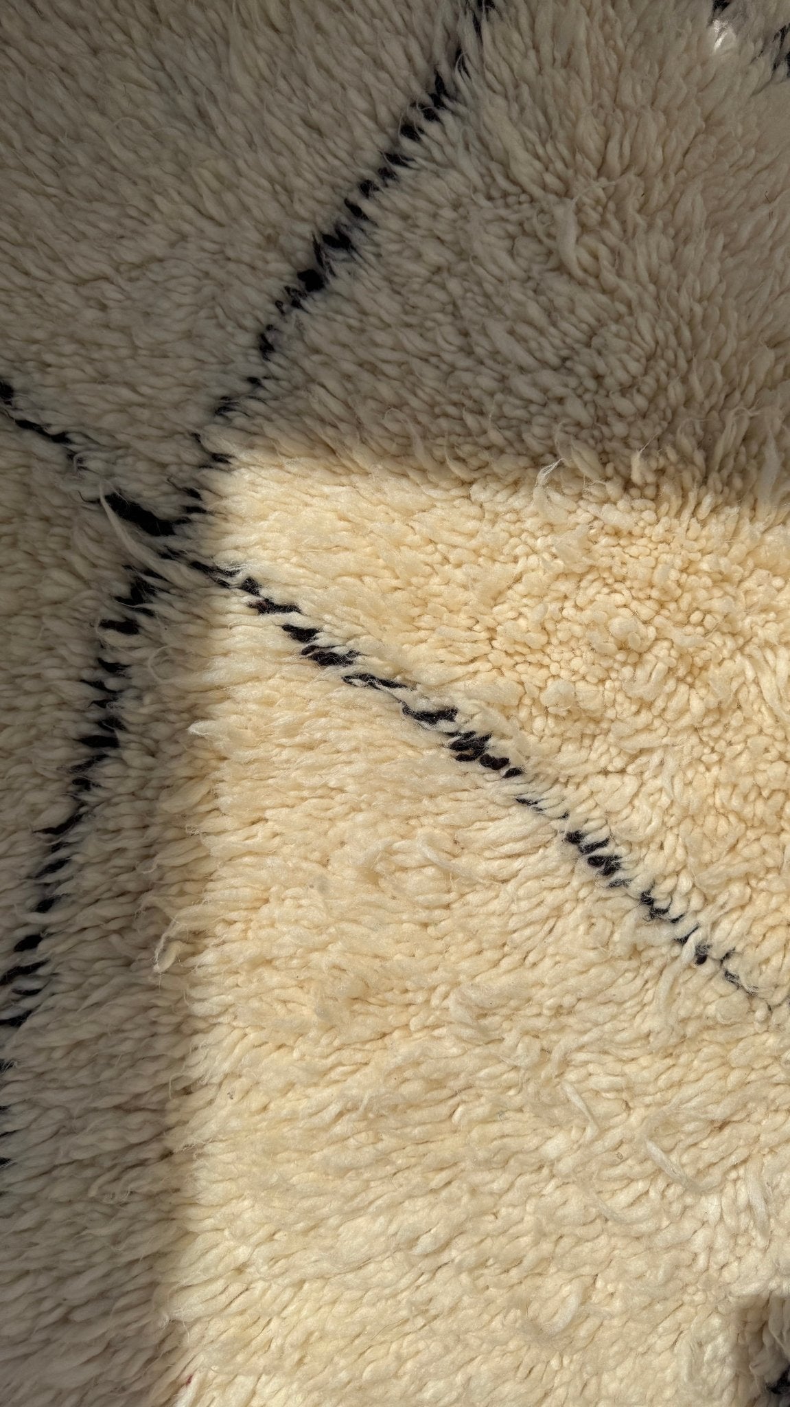 Beni Ouarain Moroccan Rug - Cream/Black - 212cm x 110cm - Rohi Threads