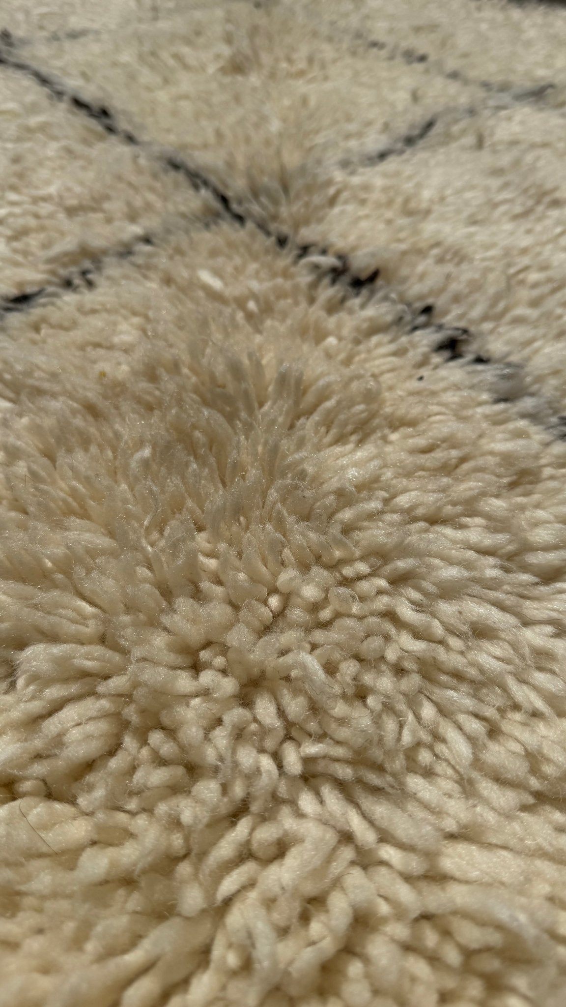 Beni Ouarain Moroccan Rug - Cream/Black - 212cm x 110cm - Rohi Threads