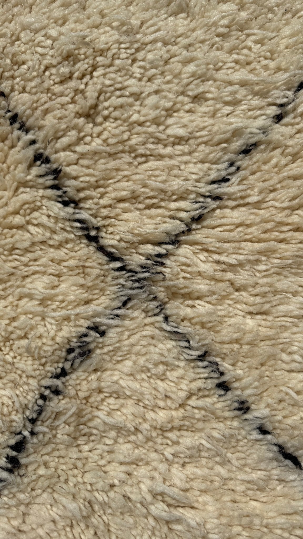 Beni Ouarain Moroccan Rug - Cream/Black - 212cm x 110cm - Rohi Threads
