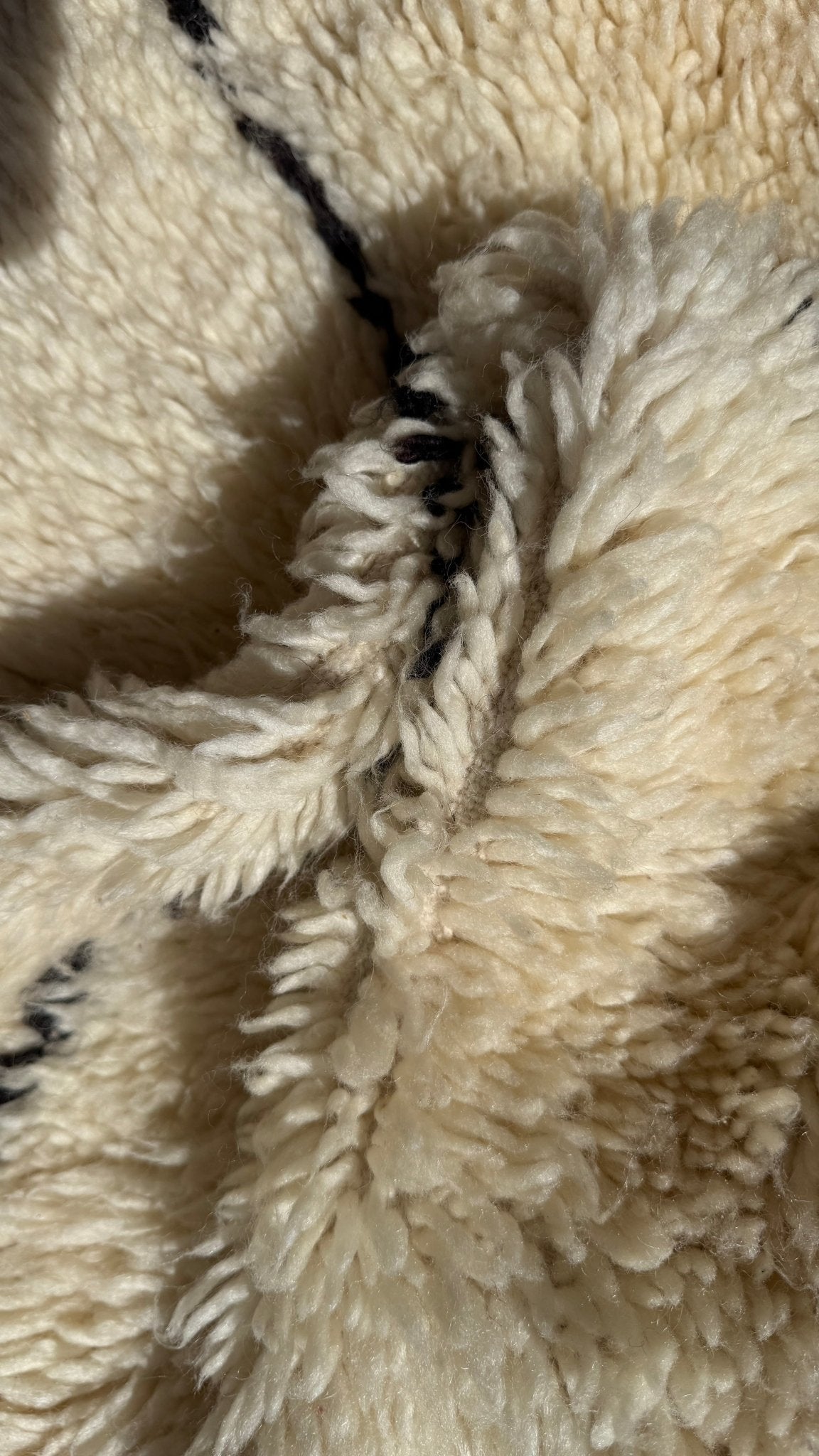 Beni Ouarain Moroccan Rug - Cream/Black - 212cm x 110cm - Rohi Threads