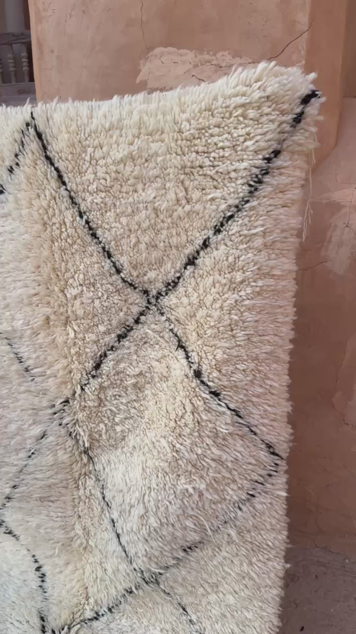 Moroccan Beni Ouarain Rug - cream and black