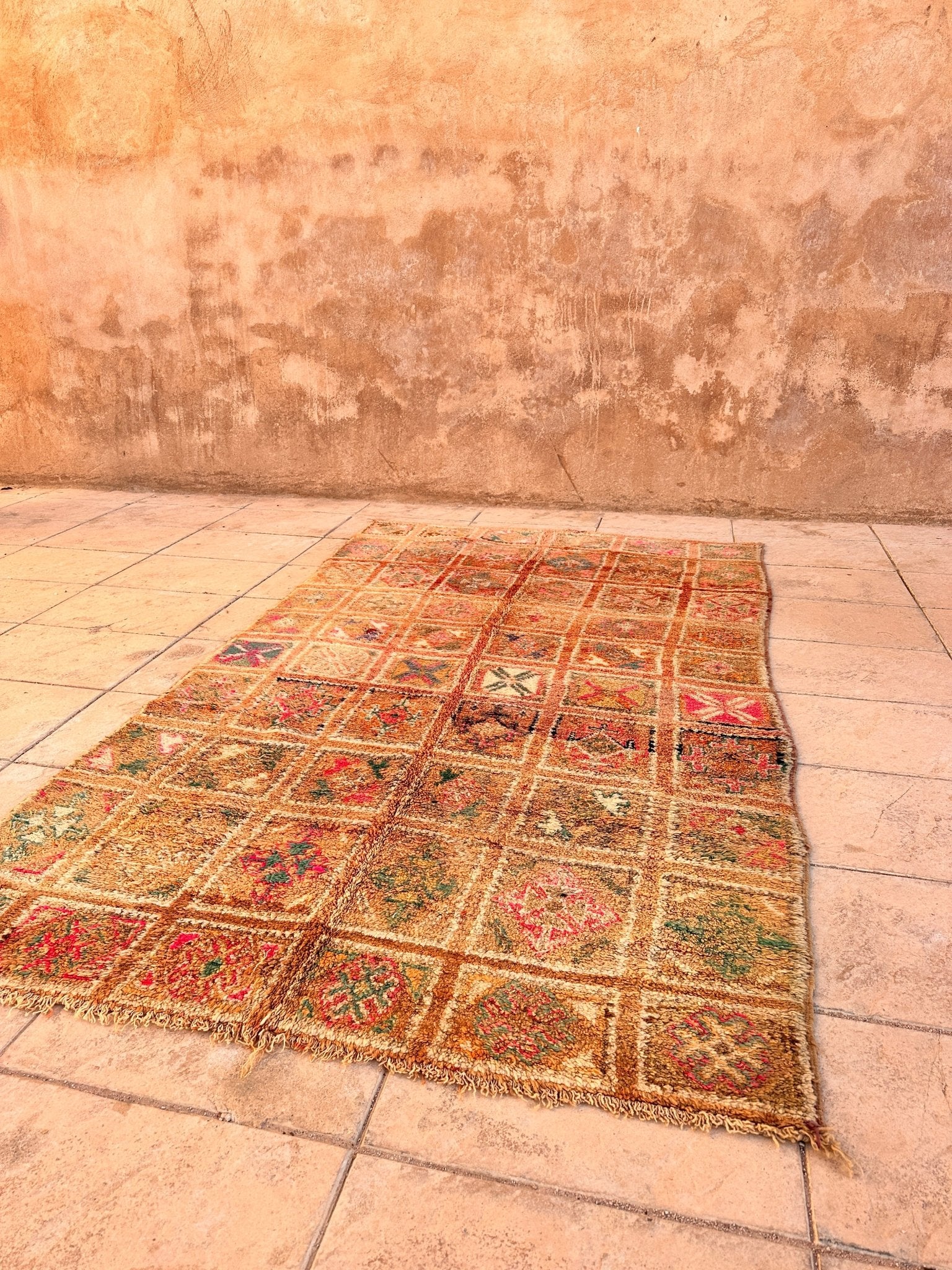 Vintage Moroccan Boujaad Rug - 292cm x 170cm - Rohi Threads